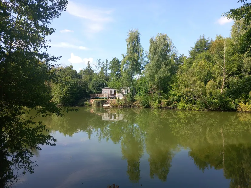 Location mobil home avec étang privé et piscine à côté de Paris ou Troyes - Casté