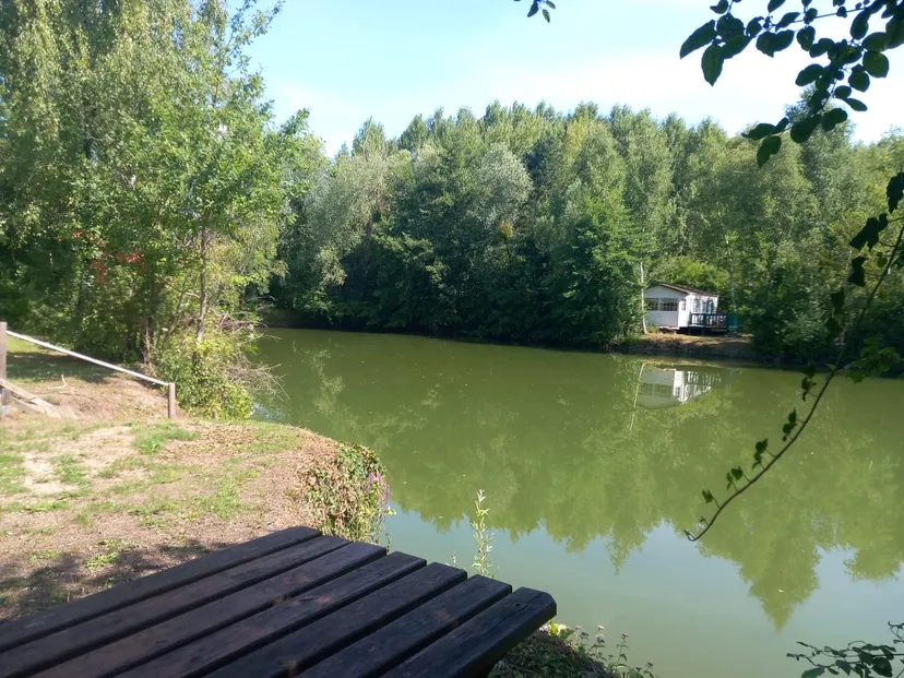 Location mobil home avec étang privé et piscine à côté de Paris ou Troyes - Casté