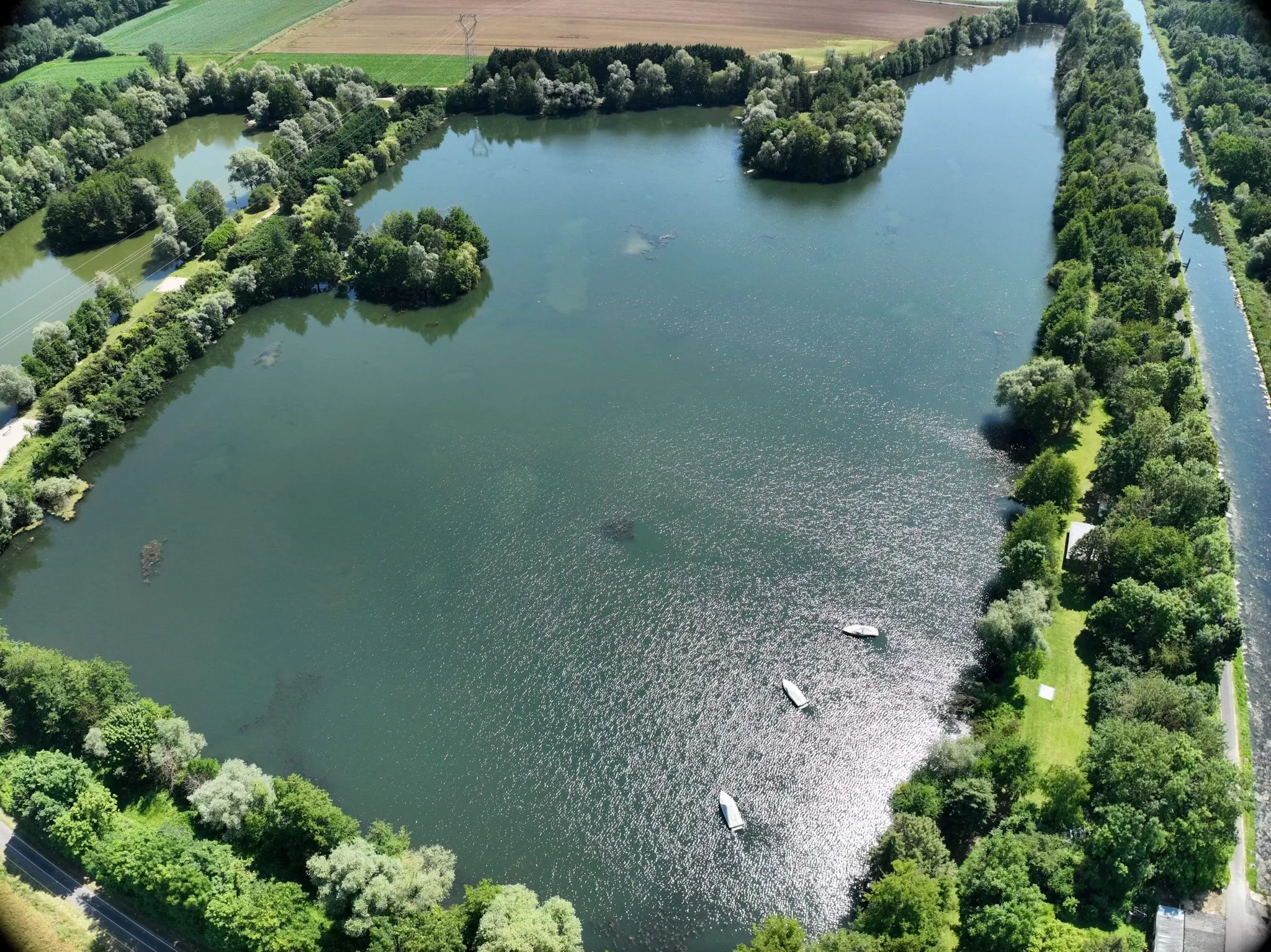 Etang de 17ha avec une tiny house 6 couchages