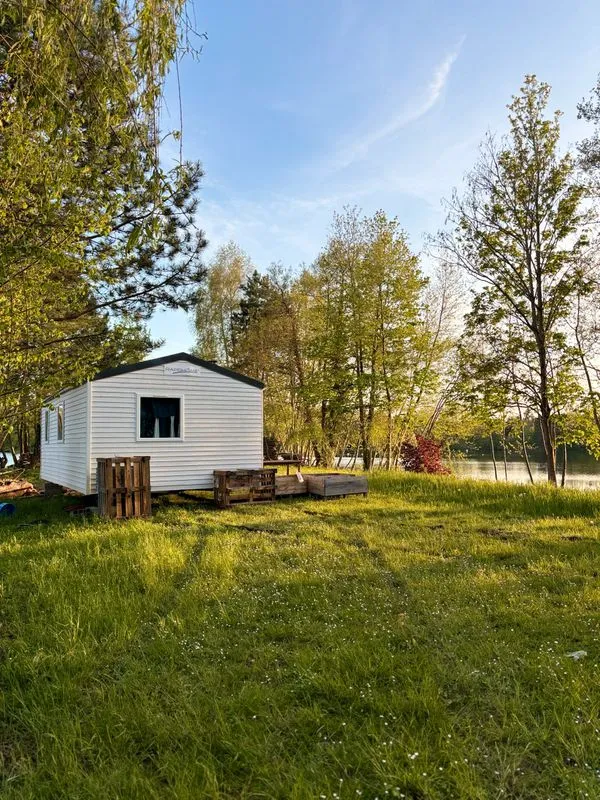 Etang de 17ha avec une tiny house 6 couchages