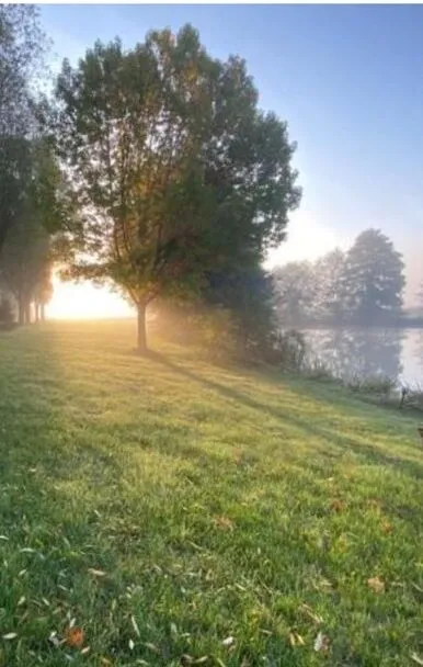 Gîte au bord d’un étang poissonneux