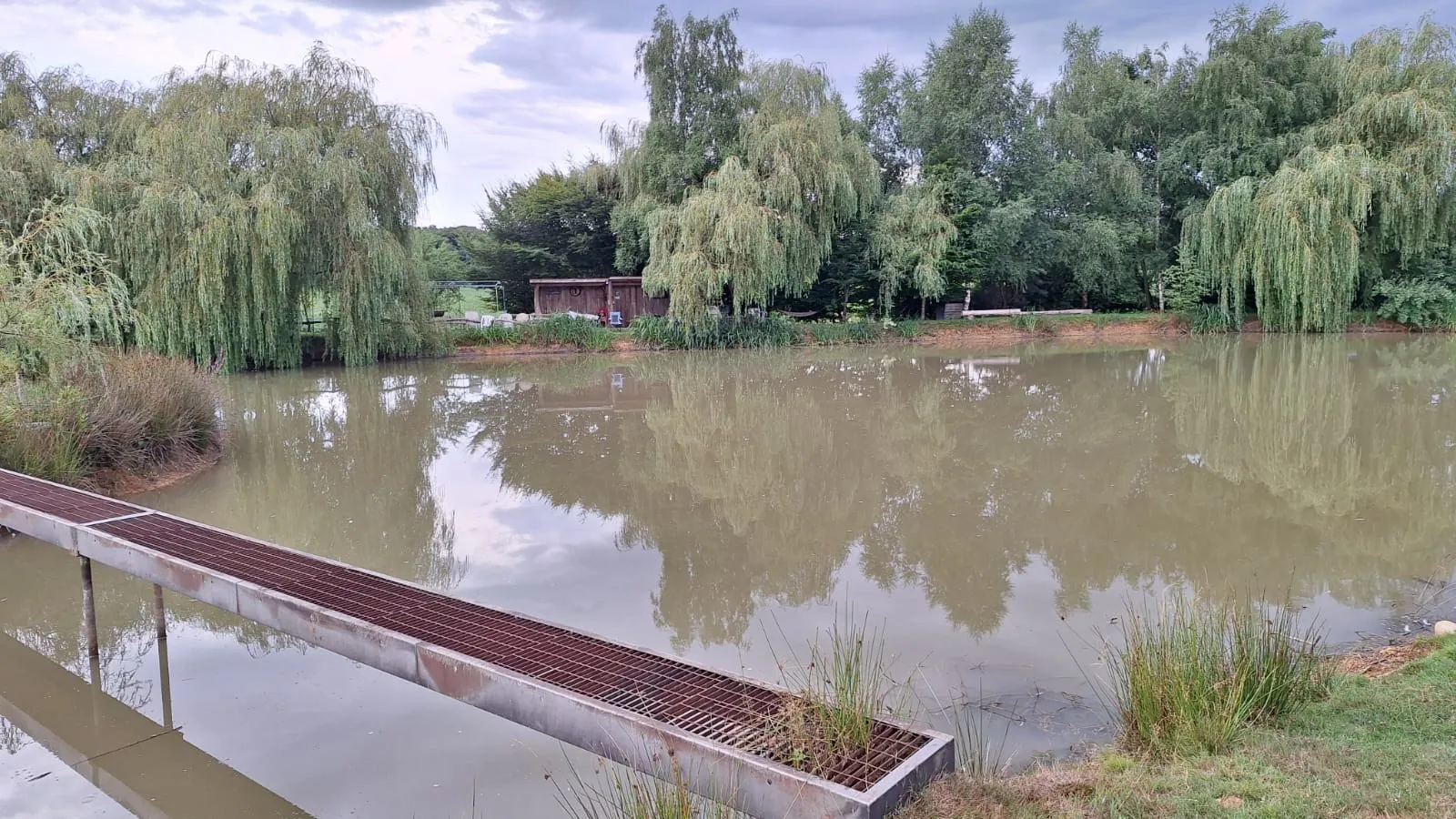 Location étang privé de 0,4ha dans le Jura