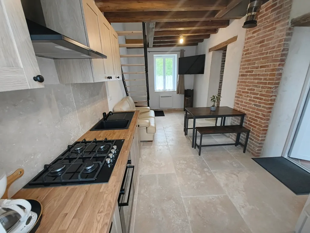 Quiet and cozy cottage with pond of 14.83 ac