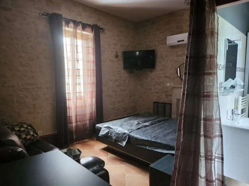 Chambre dans un château et ses 2 étangs