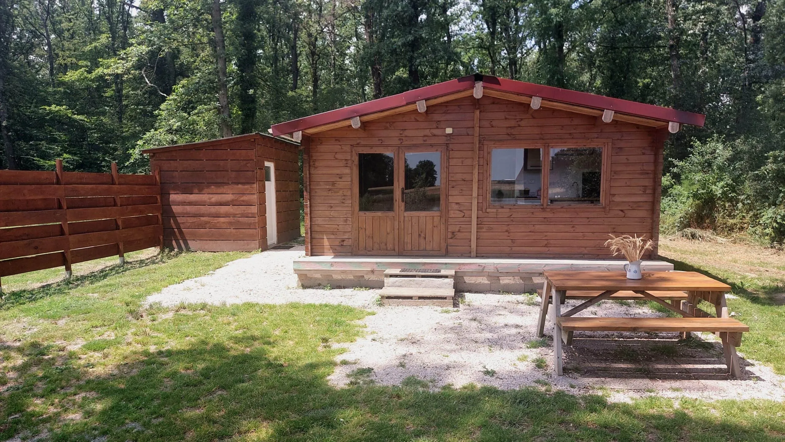 Magnifique étang de pêche avec gîtes au cœur de la Touraine