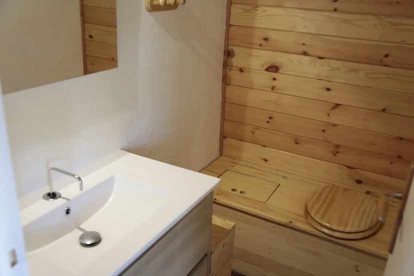 Chalet avec un magnifique étang de pêche de 4ha au cœur de la Touraine