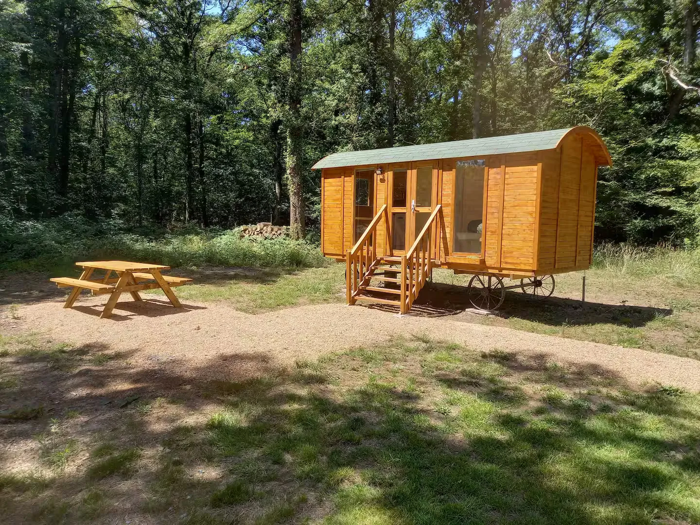 Roulotte champêtre au nord de l’Étang