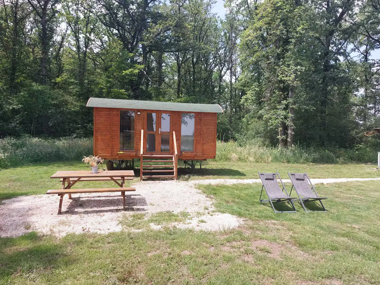 Roulotte champêtre au nord de l’Étang