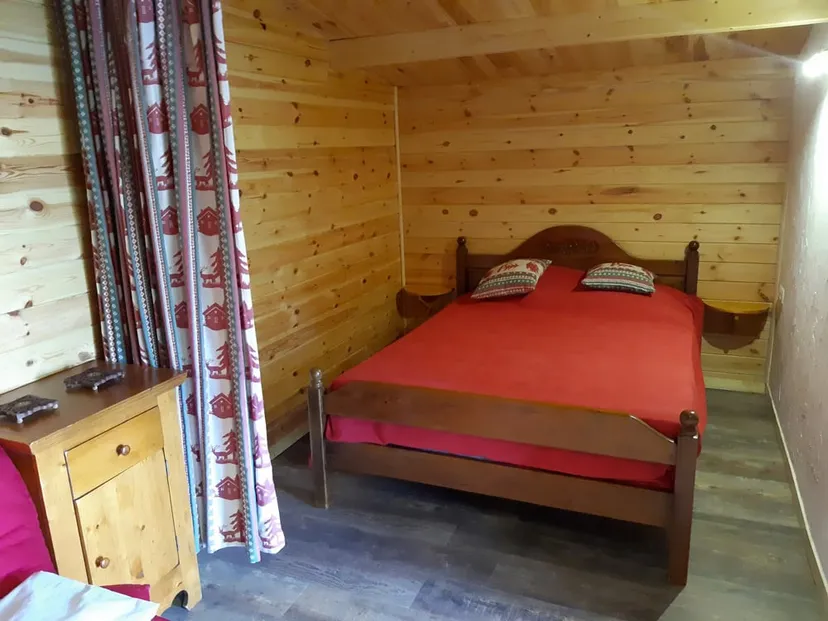 Chalet avec un magnifique étang de pêche de 4ha au cœur de la Touraine
