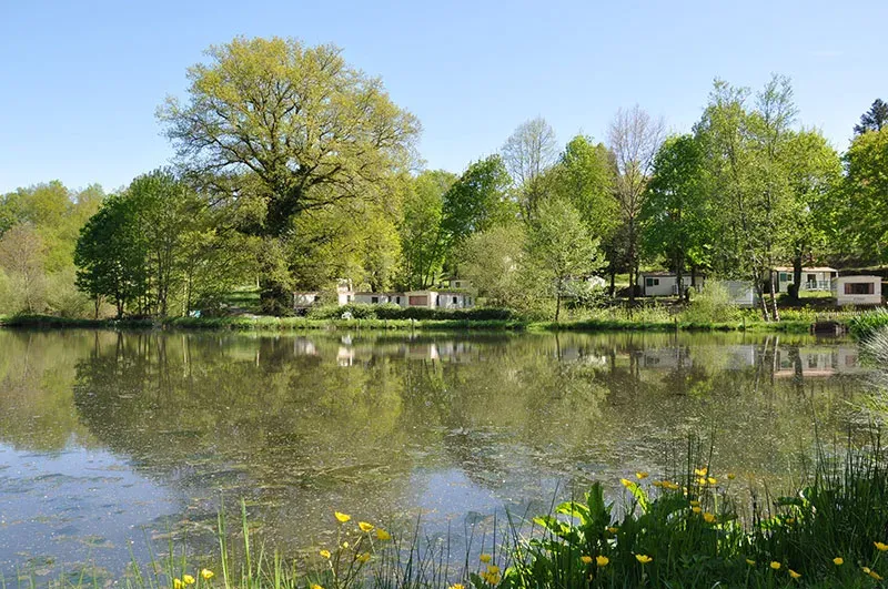 Chalet équipé au calme, près d’un étang en Dordogne