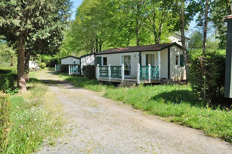 Chalet équipé au calme, près d’un étang en Dordogne