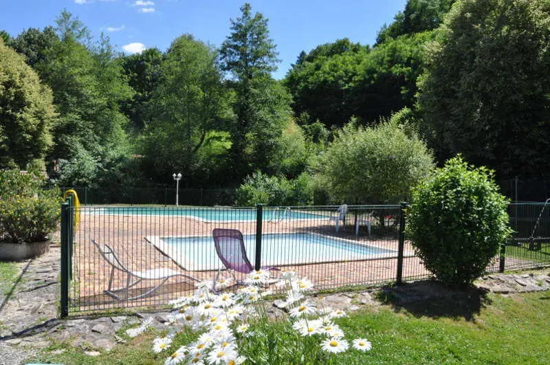 Chalet nature en Dordogne pour 4 personnes, proche d’un étang