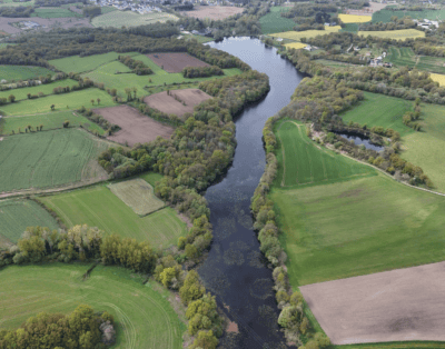 Etang de 20ha avec cabane perchée sur l’eau