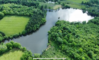 Etang du XVe siècle magnifique et préserver de 7 hectares.