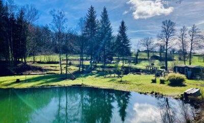 Gîte avec un lac dans la Creuse – réservoir de truites trophées