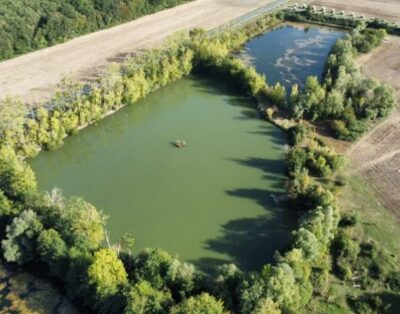 Domaine 7 couchages avec un étang et un coup de pêche en rivière et étang 2 hectares