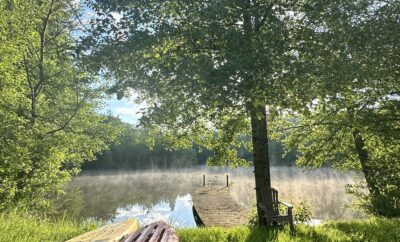 Étang à louer avec des kayaks dans le Périgord