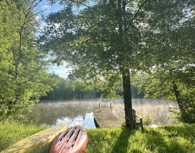 Étang à louer avec des kayaks dans le Périgord