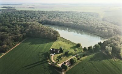 Magnifique étang de pêche avec gîtes au cœur de la Touraine