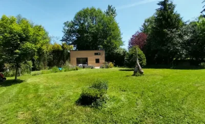 Chalet rénové au bord d’une petite marre avec vue sur la rivière la tortue 