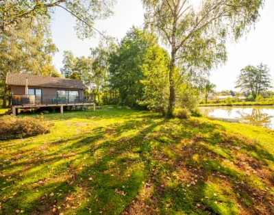 Magnifique chalet avec bain nordique et son étang de 11ha