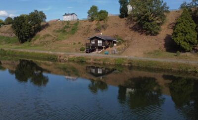 Magnifique chalet en bordure de Meuse avec étang privé