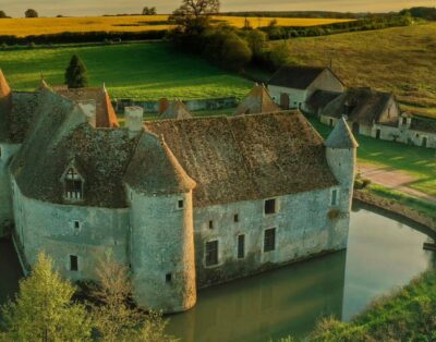 Journée pêche dans les douves d’un château