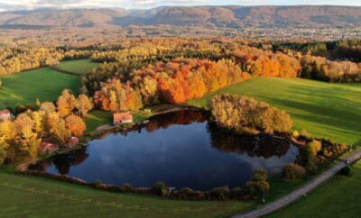 Gîte spacieux de 70 m² avec accès direct à un ponton de pêche privé  (gauche)