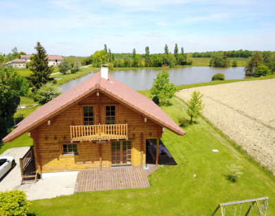 Chalet finlandais pour les amoureux de la nature avec étang privé