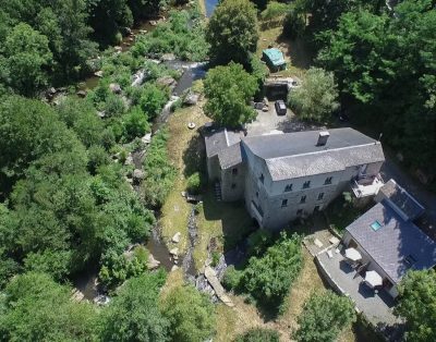 Gîte pour 5 personnes au bord d’une rivière poissonneuse