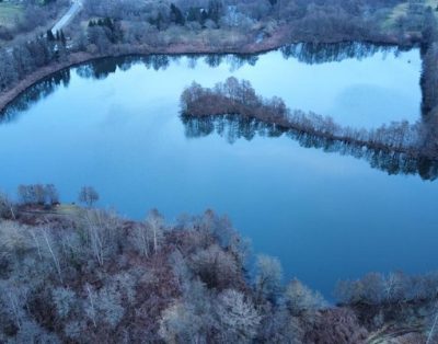 Gravière de 8ha, très poissonneuse et facile d’accès proche de Lure