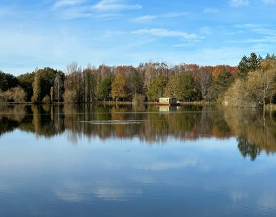 Bateau sur étang privé de 3 ha en Dordogne