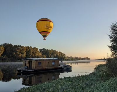 Bateau flottant près du château de Chambord