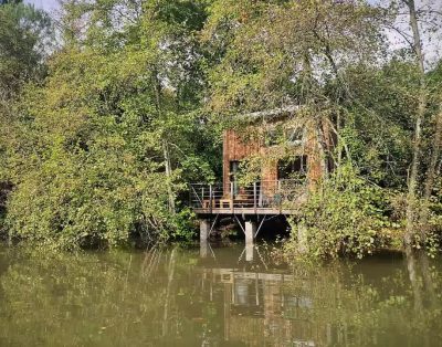 Cabane d’évasion, entre bambous et rivage