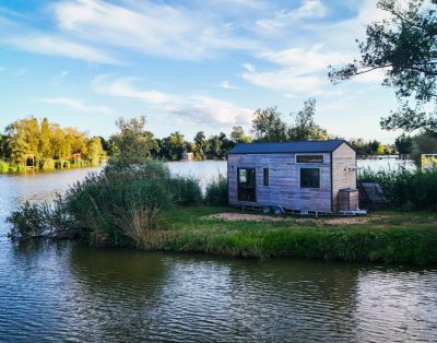 Cabane nature et écoresponsable au bord de l’eau