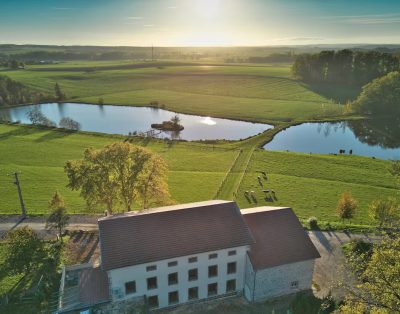 Grand gîte au bord de quatres étangs privés